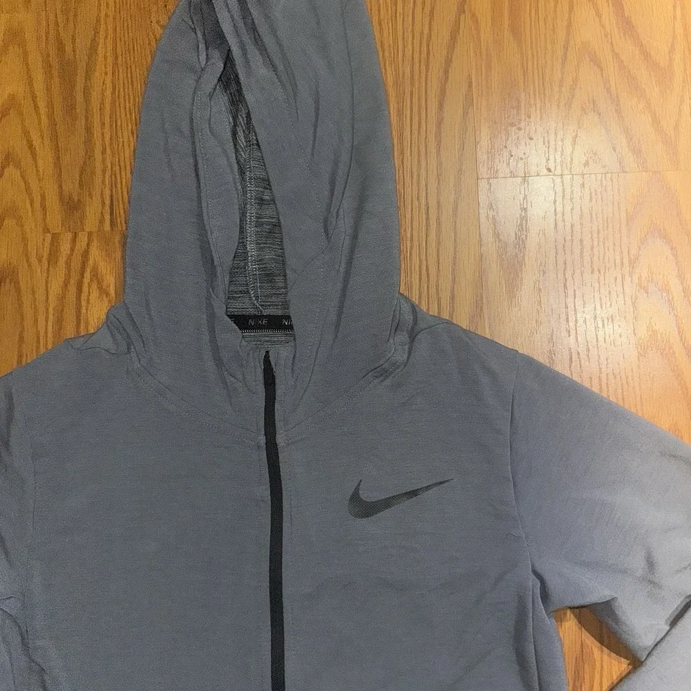 Nike Dri Fit Full Zipper Jacket Grey Size Kids Large